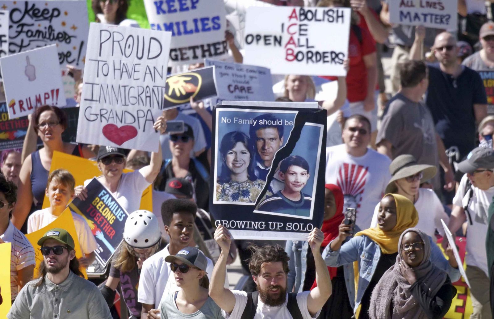 抗議特朗普「零容忍」移民政策