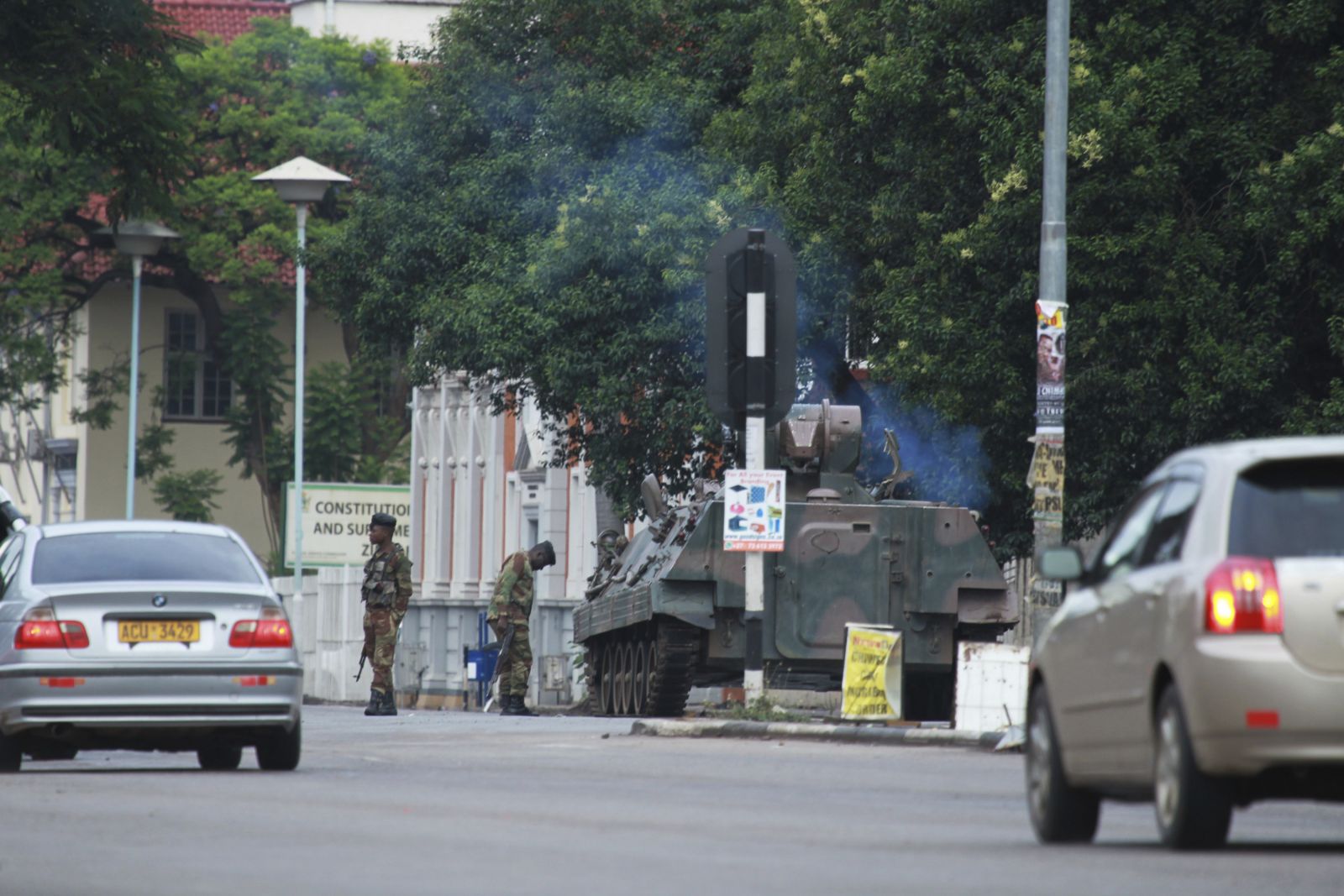 津巴布韋軍方拘禁總統奪電視台