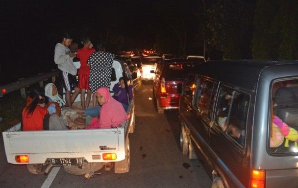 印尼爪哇6.5級地震至少兩人喪生