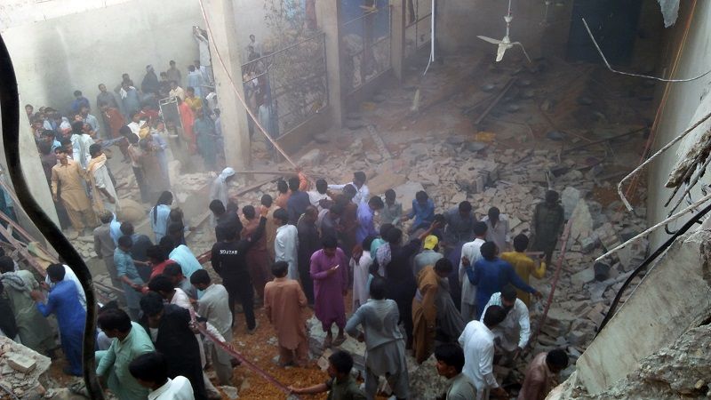 巴基斯坦倉庫屋頂倒塌20死傷
