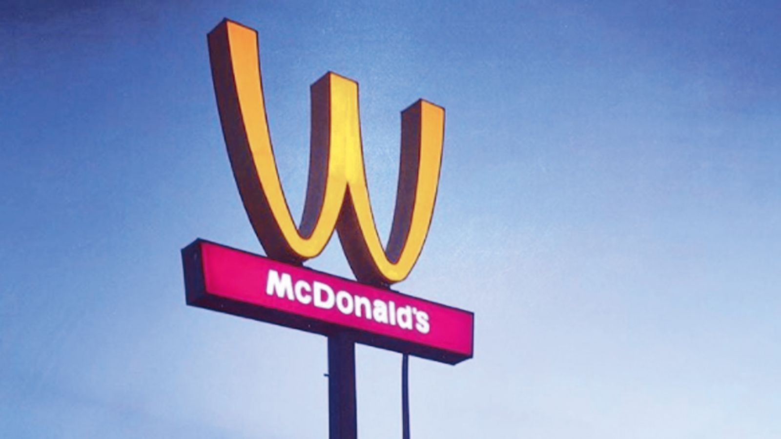 麥當勞「M 」變「W 」