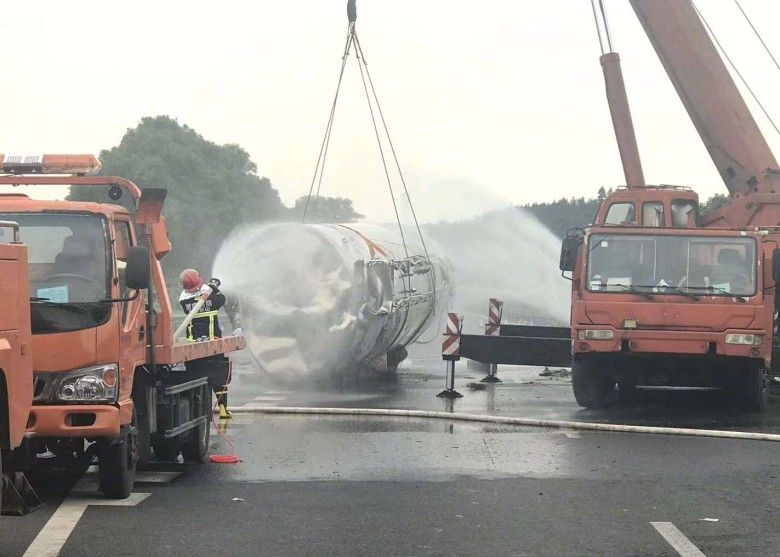 京港澳高速車禍增至18死14傷