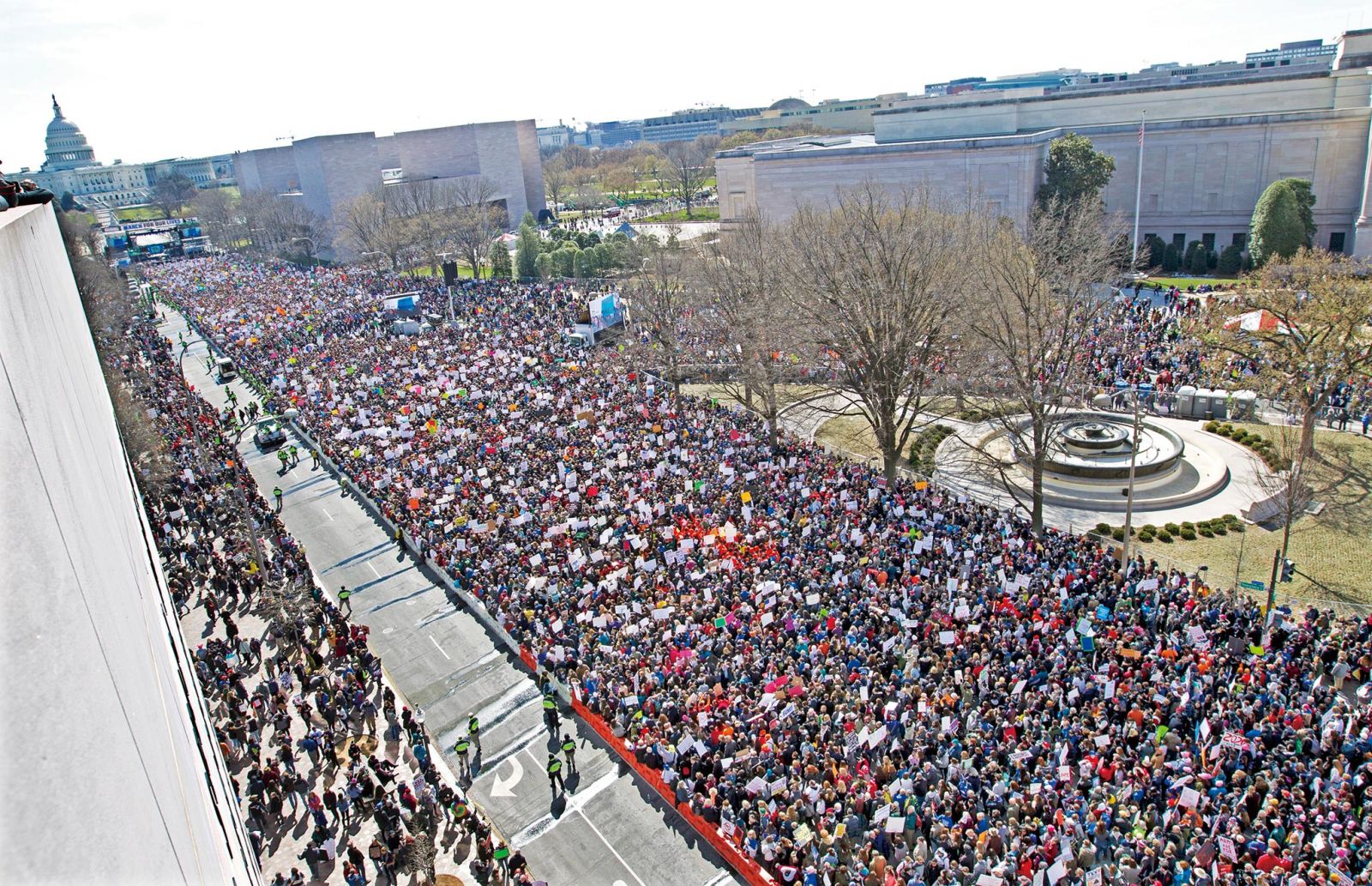 全美近百萬人示威 「為生命遊行」