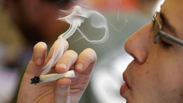 加拿大通過大麻全面合法化