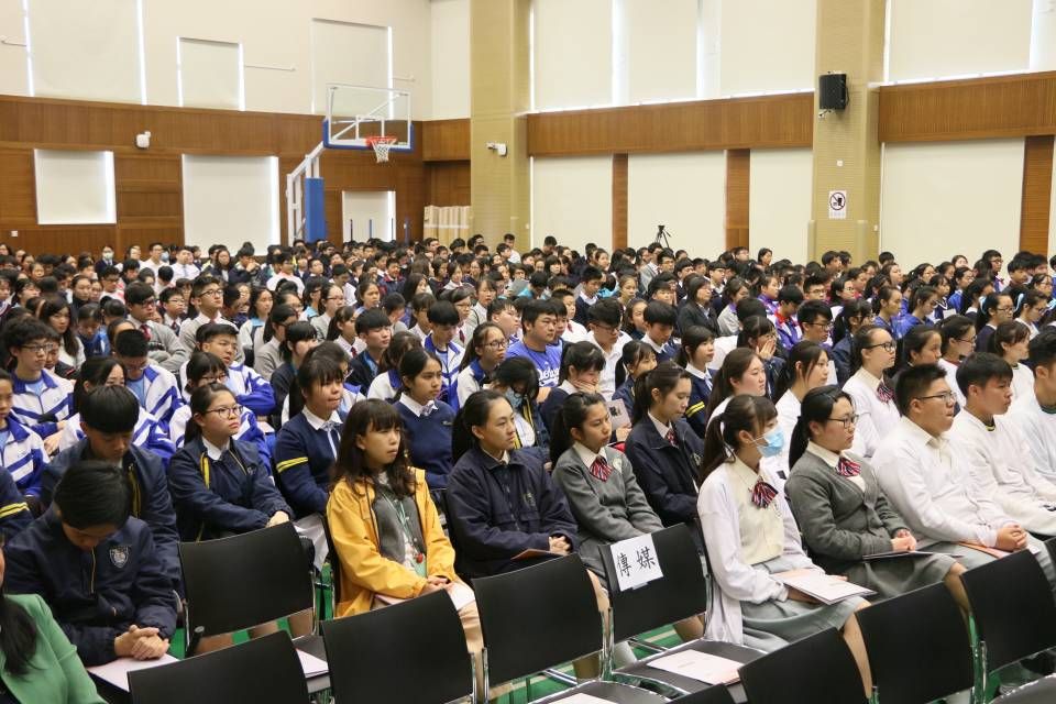 逾五百師生觀賞中華經典朗誦展演