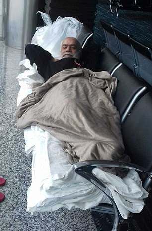 黎巴嫩男失護照在機場住足42日