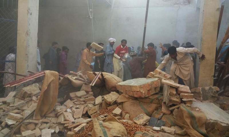 巴基斯坦倉庫屋頂倒塌20死傷