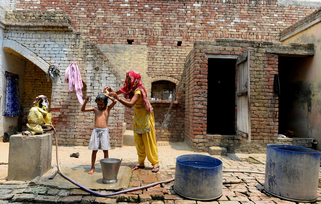印度地下水受污染 飲用者畸形