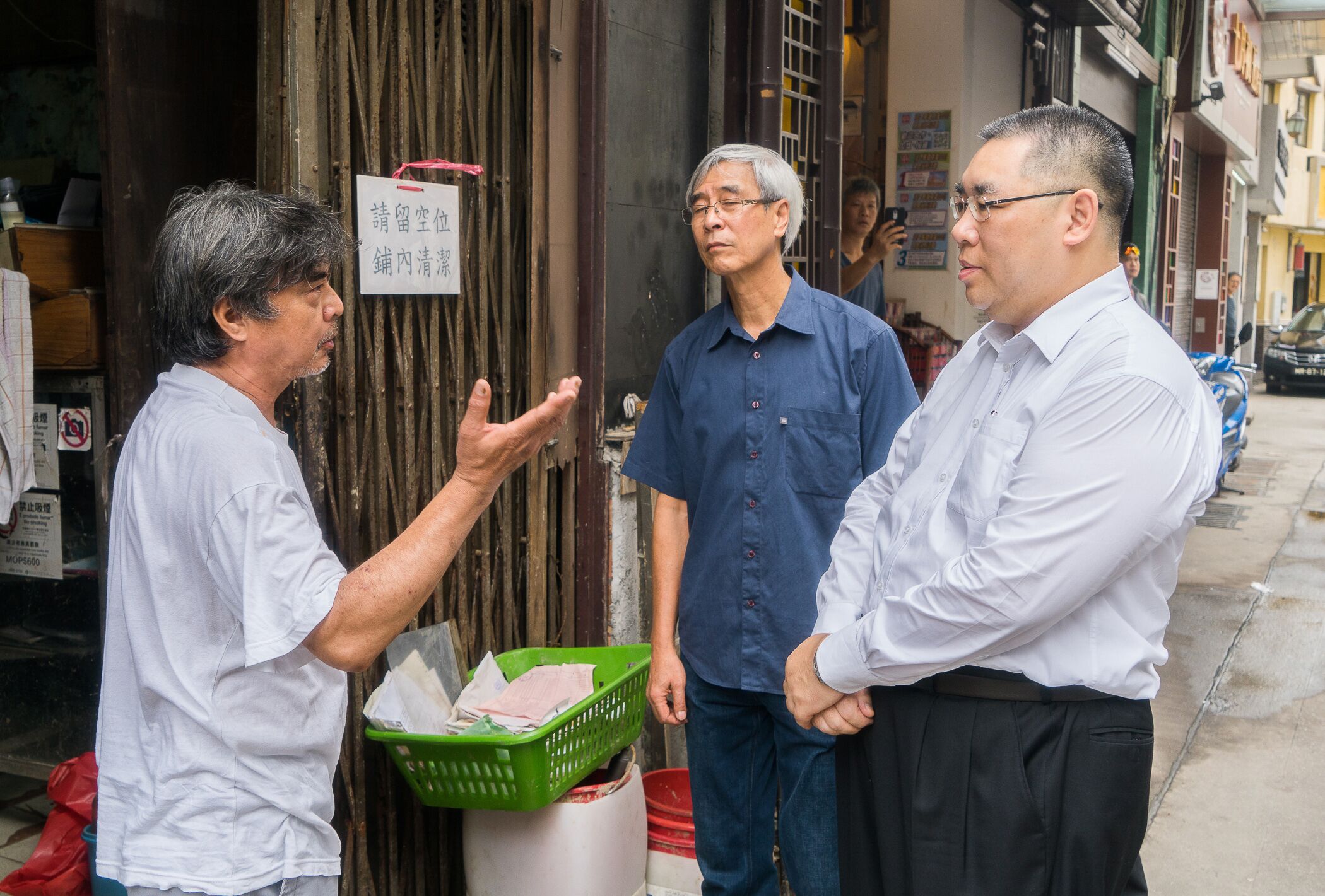 特首視察風災後市面恢復情況