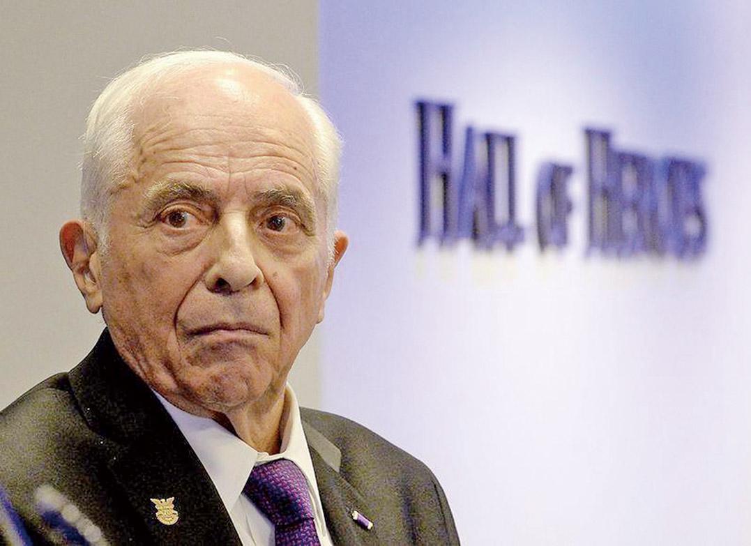 二戰老兵將榮退