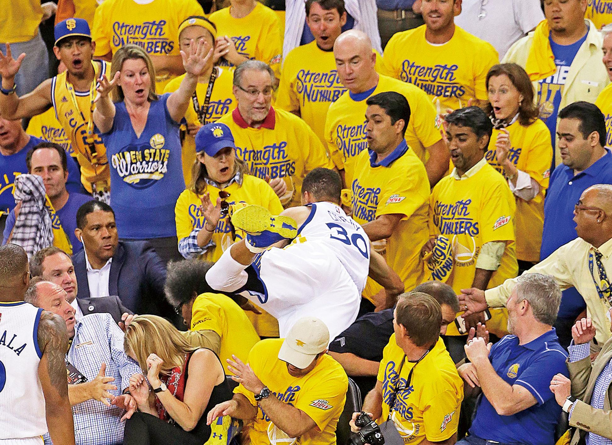 居里為救波飛插人群