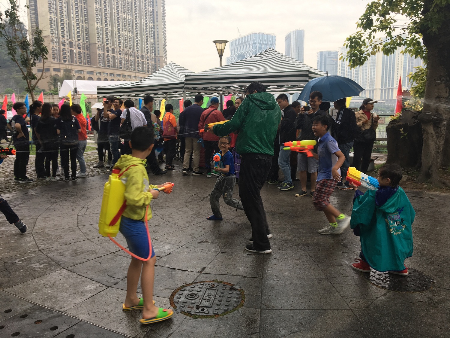 潑水嘉年華首移師龍環葡韻舉行
