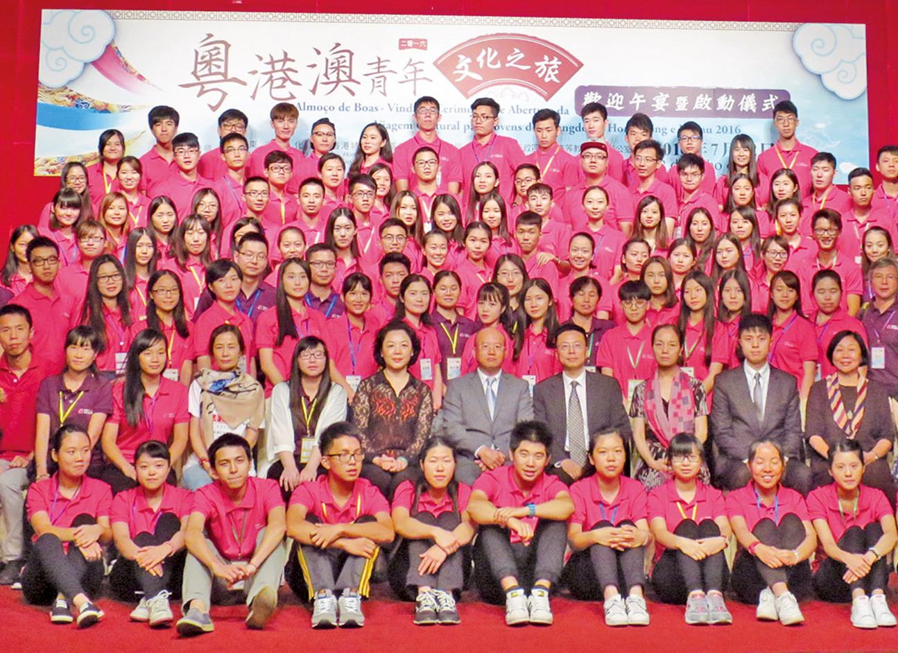 百多學生走訪三地文創產業