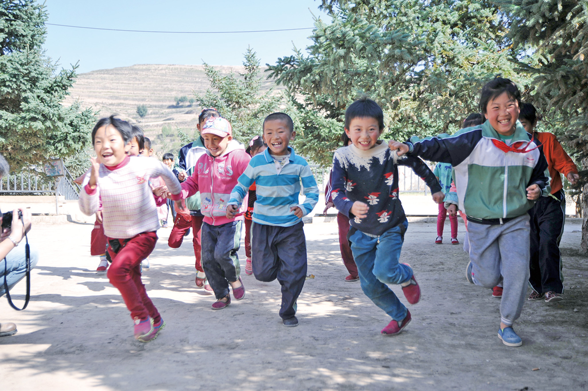 探望甘肅山區兒童