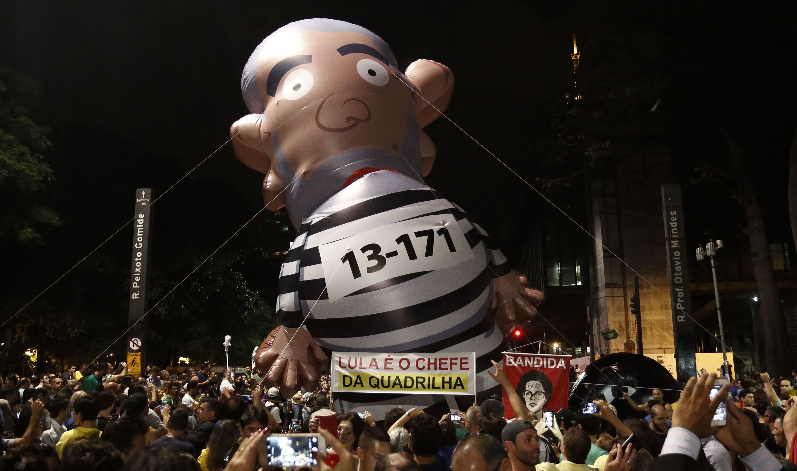 巴總統委盧拉任幕僚長觸發示威