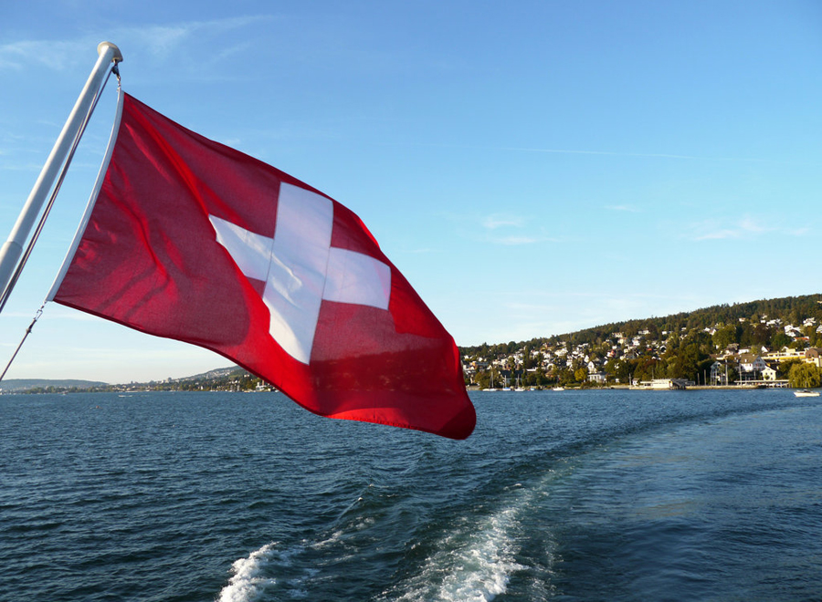 瑞士明公投「全民岀糧」