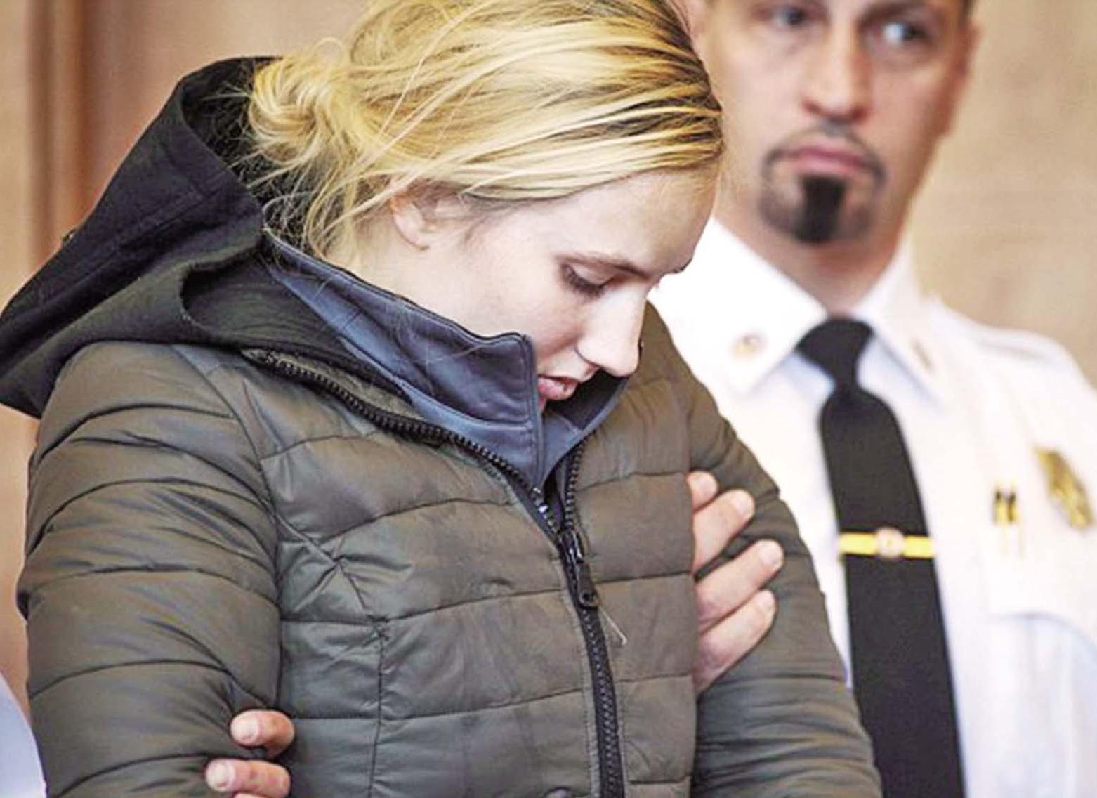 用煙頭燙再棄路邊