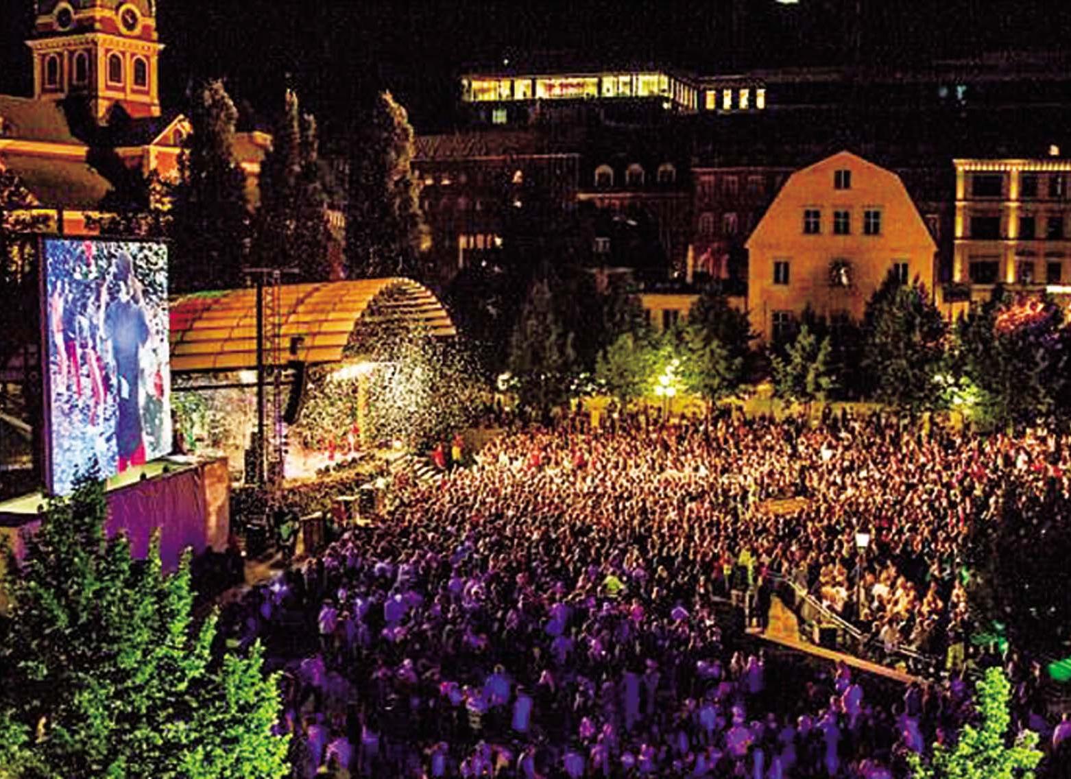 瑞典爆集體性侵案