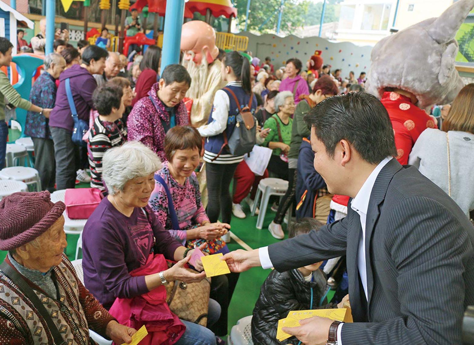 向1,000名長者致新春祝福