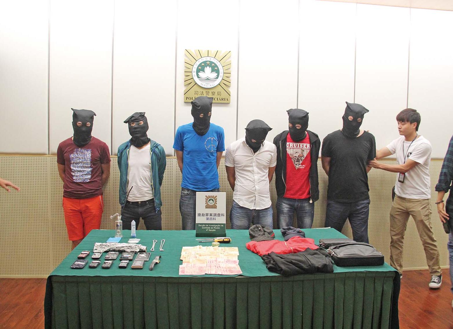 保障私隱權 疑犯不再企定定