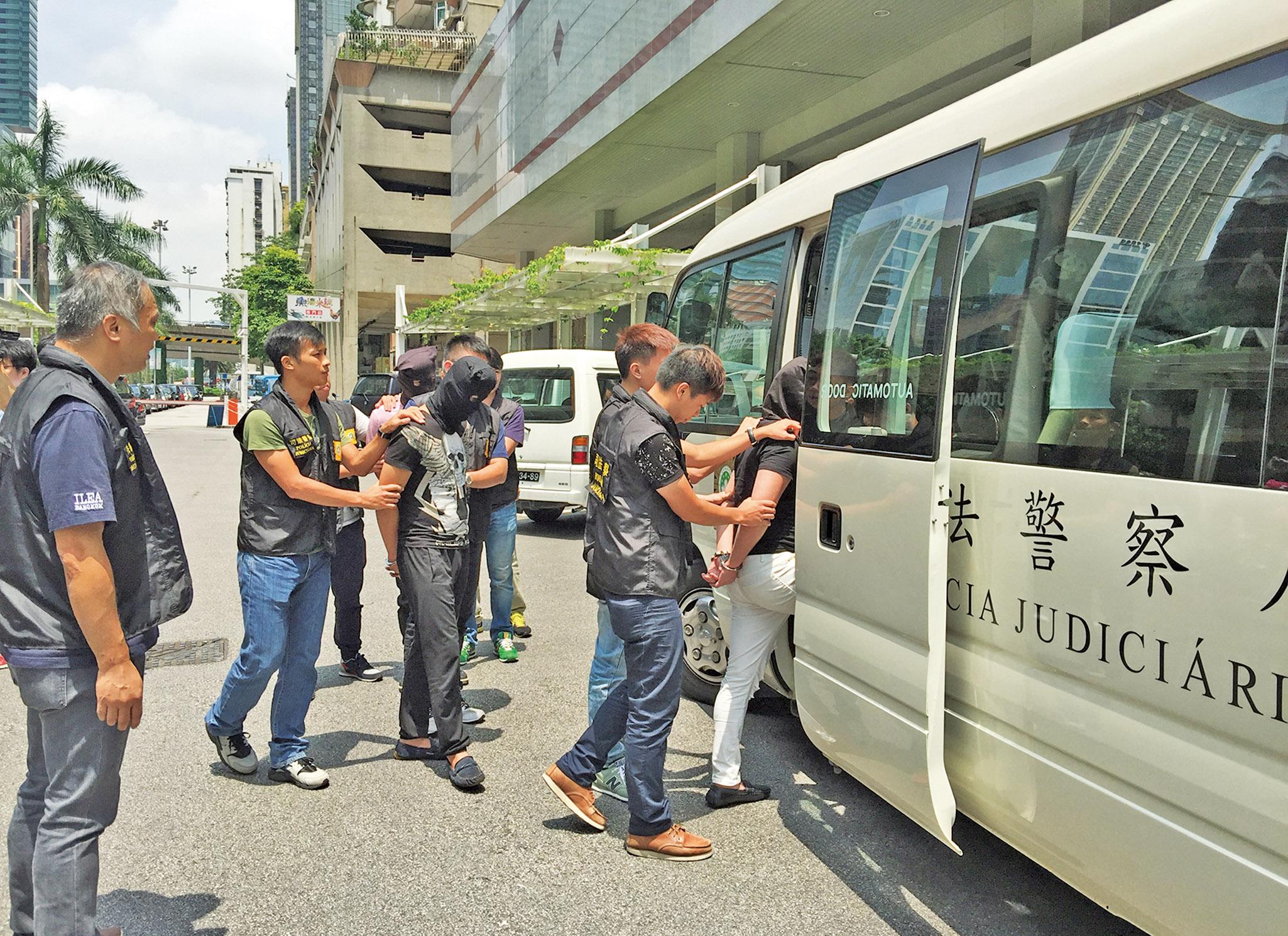 拘八內地男子追緝主腦