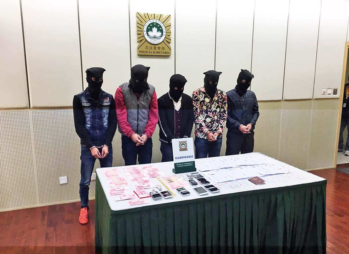 拘五名內地男子追主腦等人