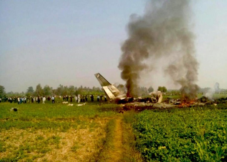 緬甸軍機農地墜毀