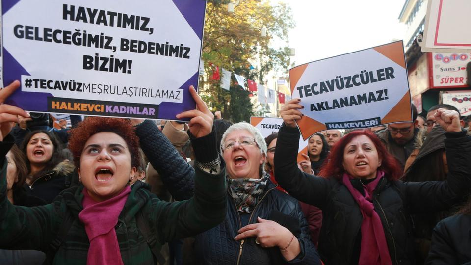 土耳其總理撤回法案