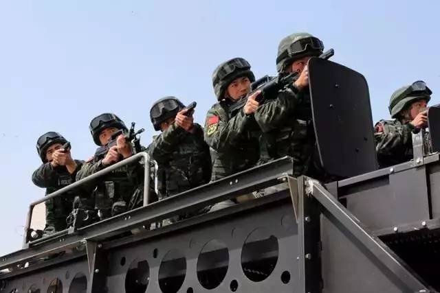 逾萬名武警新疆進行反恐演習