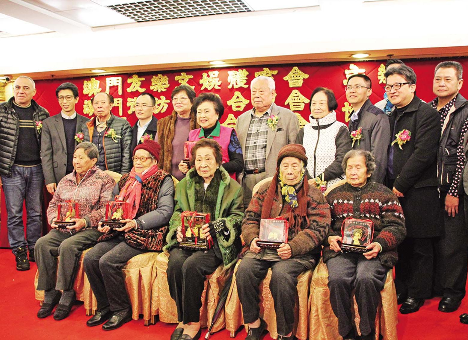 籲解決其實際生活問題