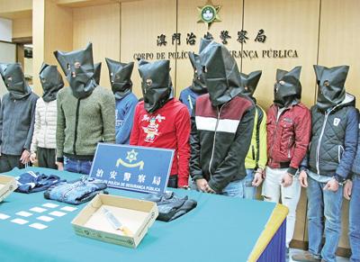 警拘刀匪掀出人蛇巢穴