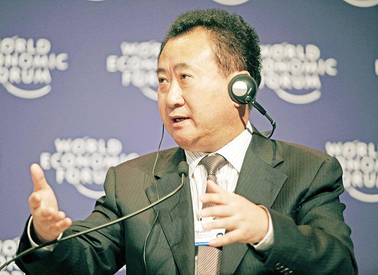 王健林再超李嘉誠