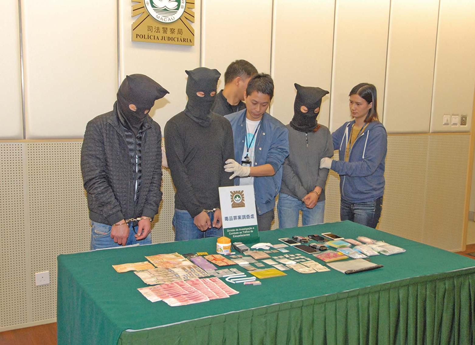 司警拘三毒販檢「開心茶」