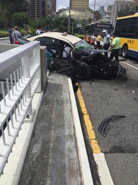 巴士及的士舊大橋相撞七人受傷