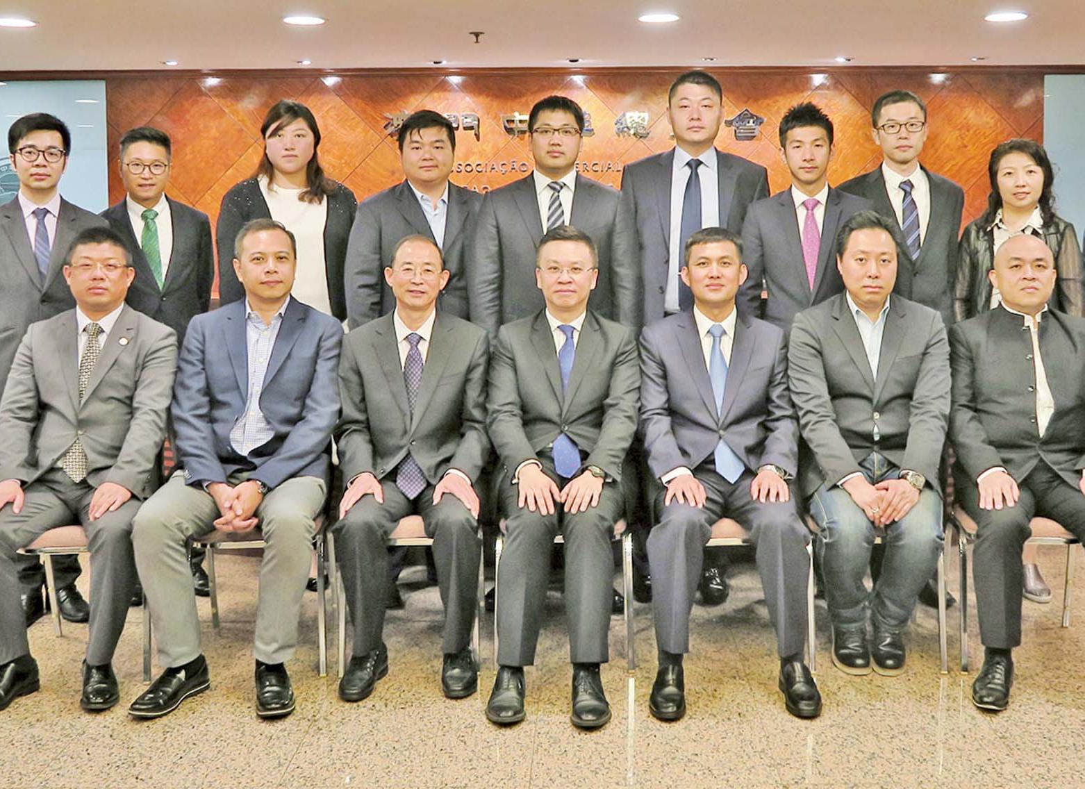 訪中總青委促經貿往來