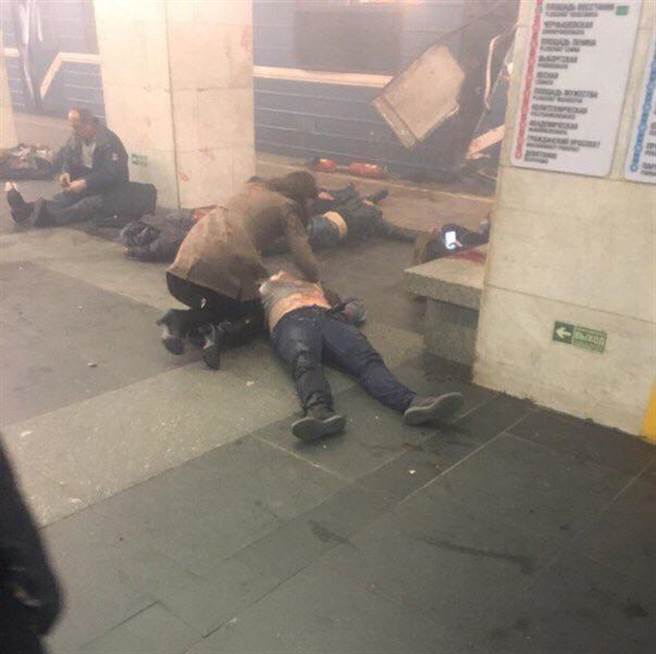 至少10死50傷