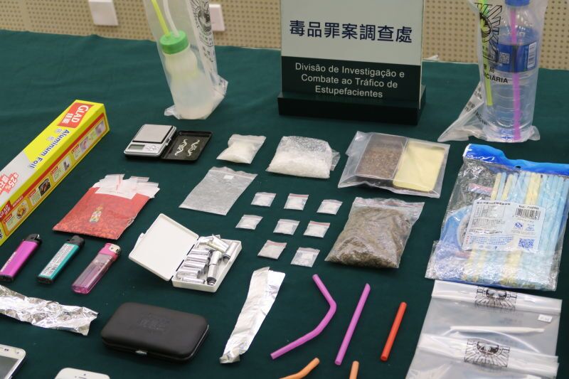 四男女涉販毒吸毒被捕