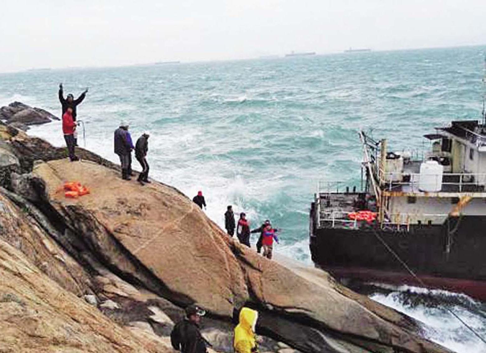 六船員風浪中獲救