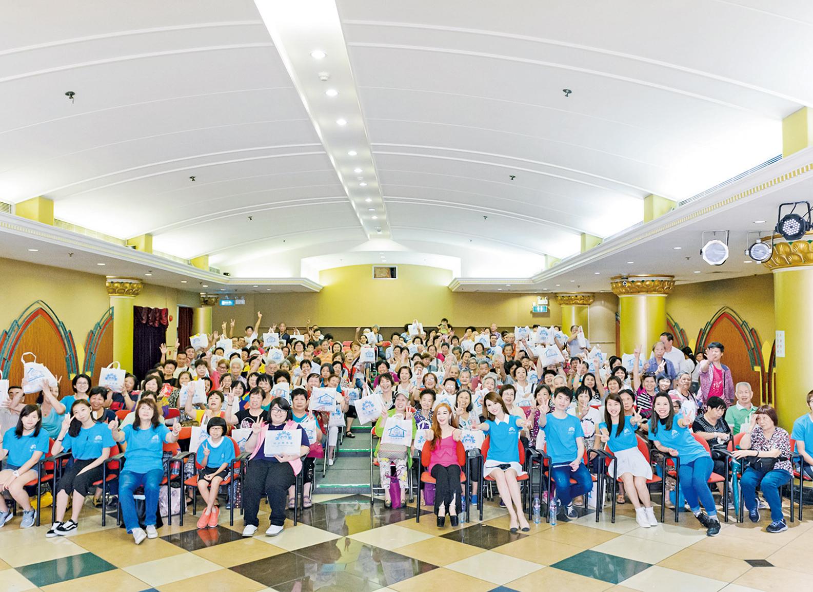 歡度暑假金曲演唱送贈福袋