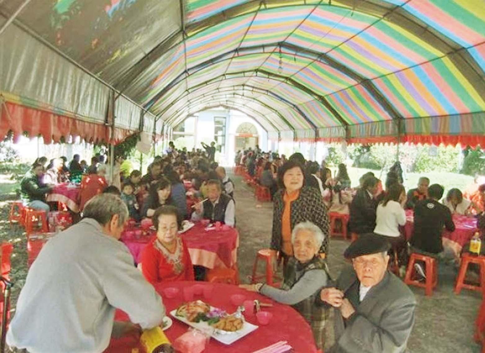 500多人新年團聚