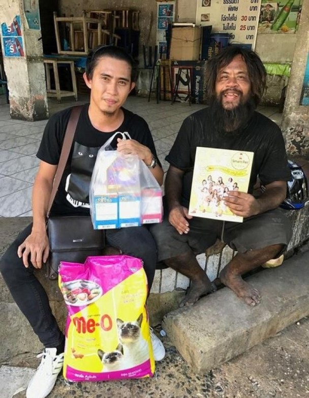 泰國流浪漢街頭賣檸檬