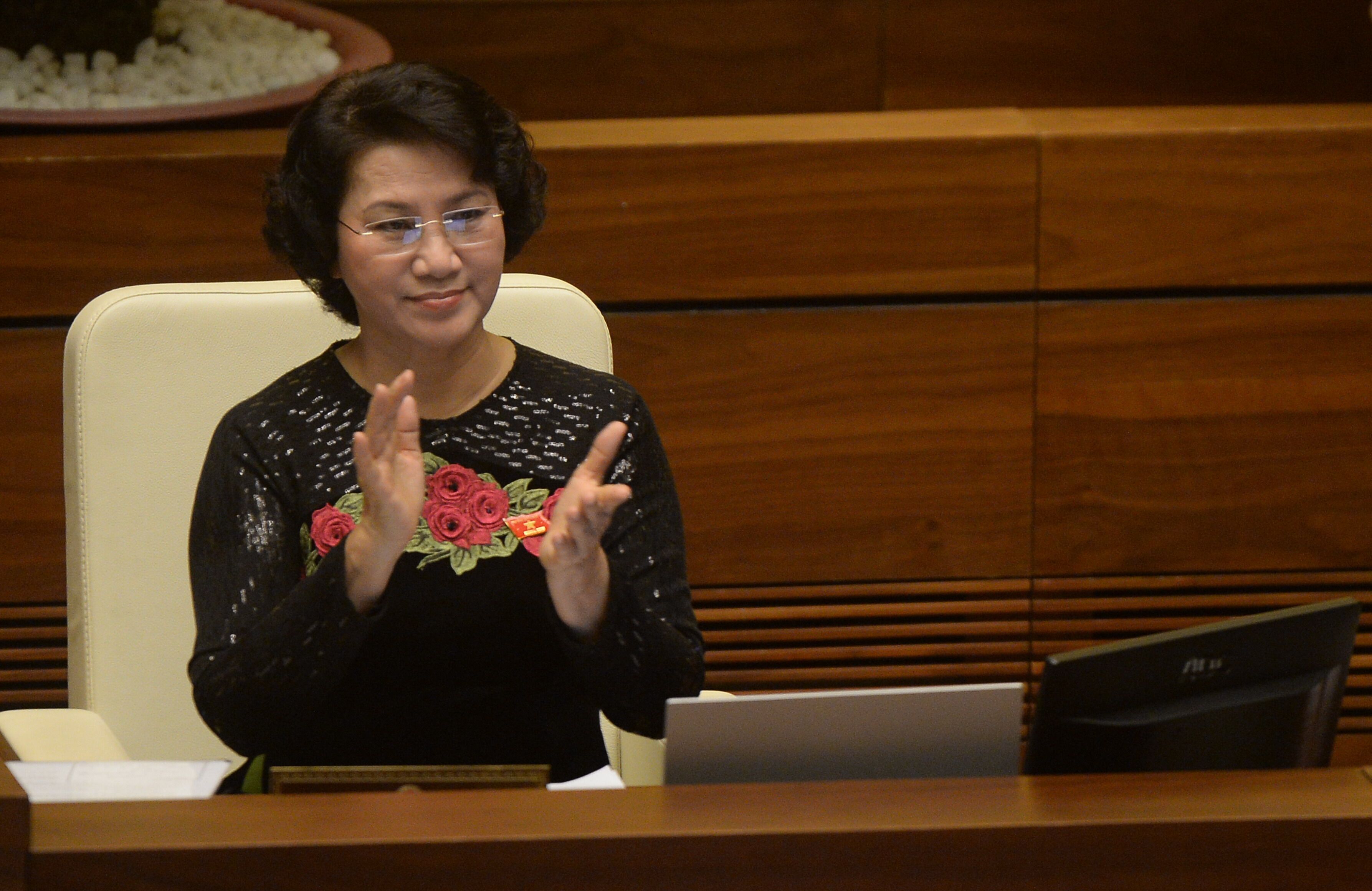 越南首位國會女主席宣誓就職