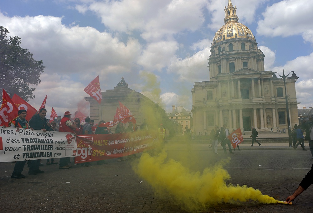 法全國罷工遊行抗議勞工改革