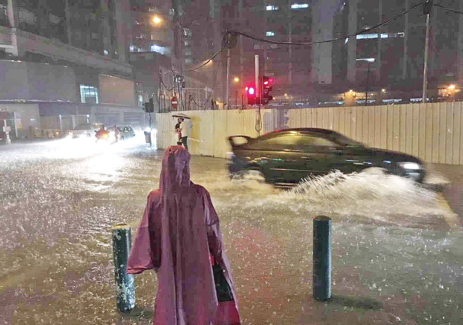 今明續暴曬 下周轉雷雨