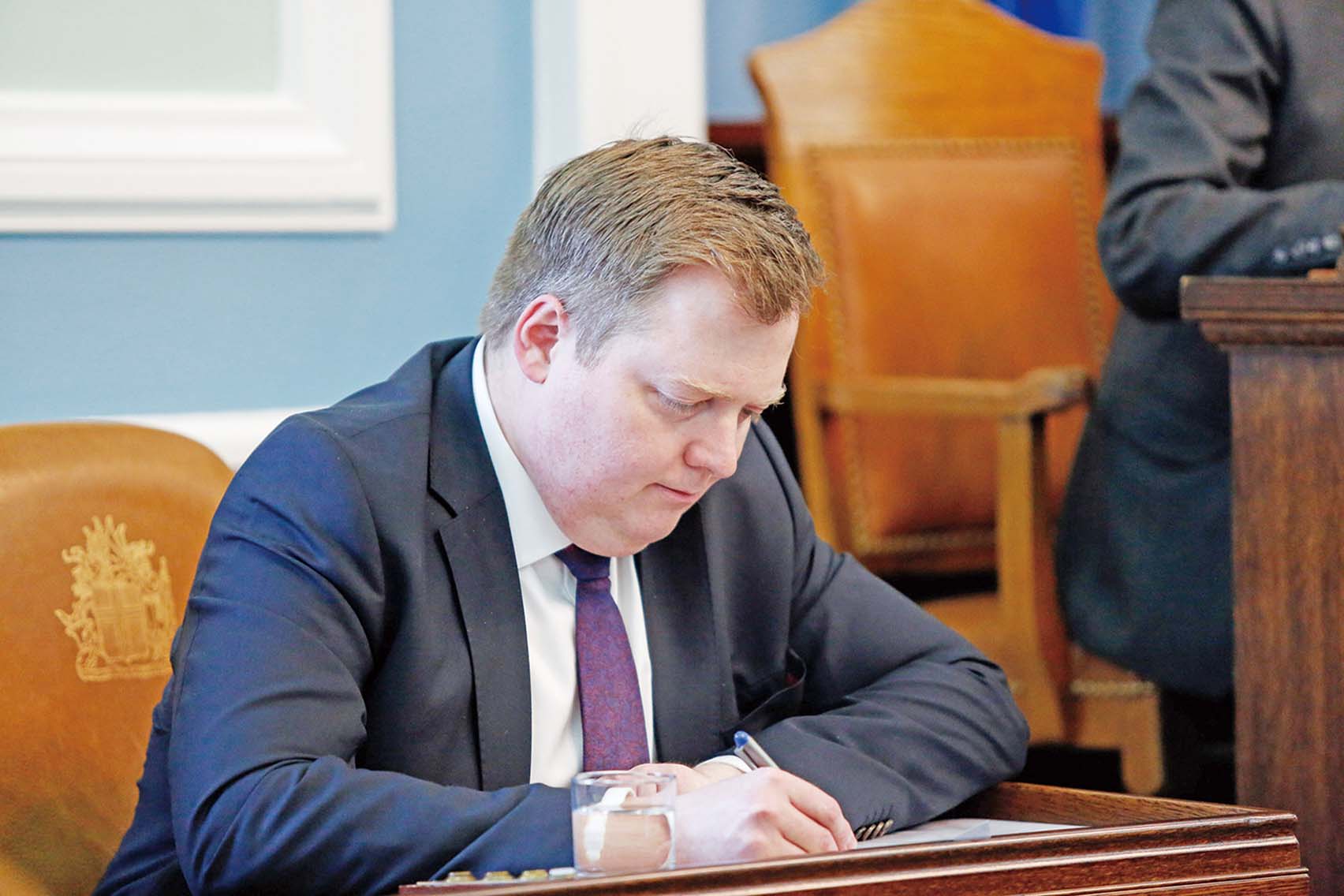 冰島總理辭職留伏筆