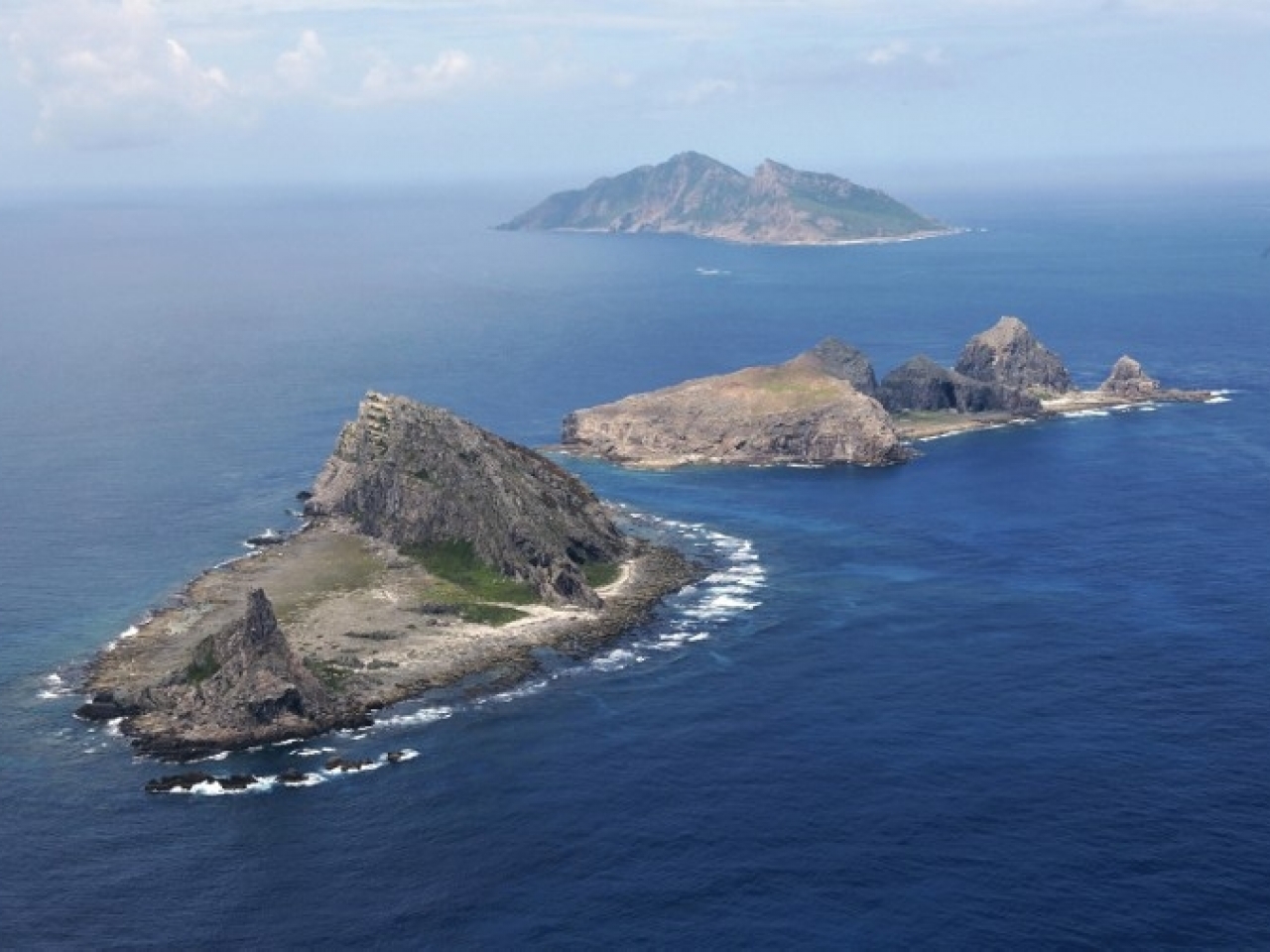 中國軍艦「首現」東海釣魚島