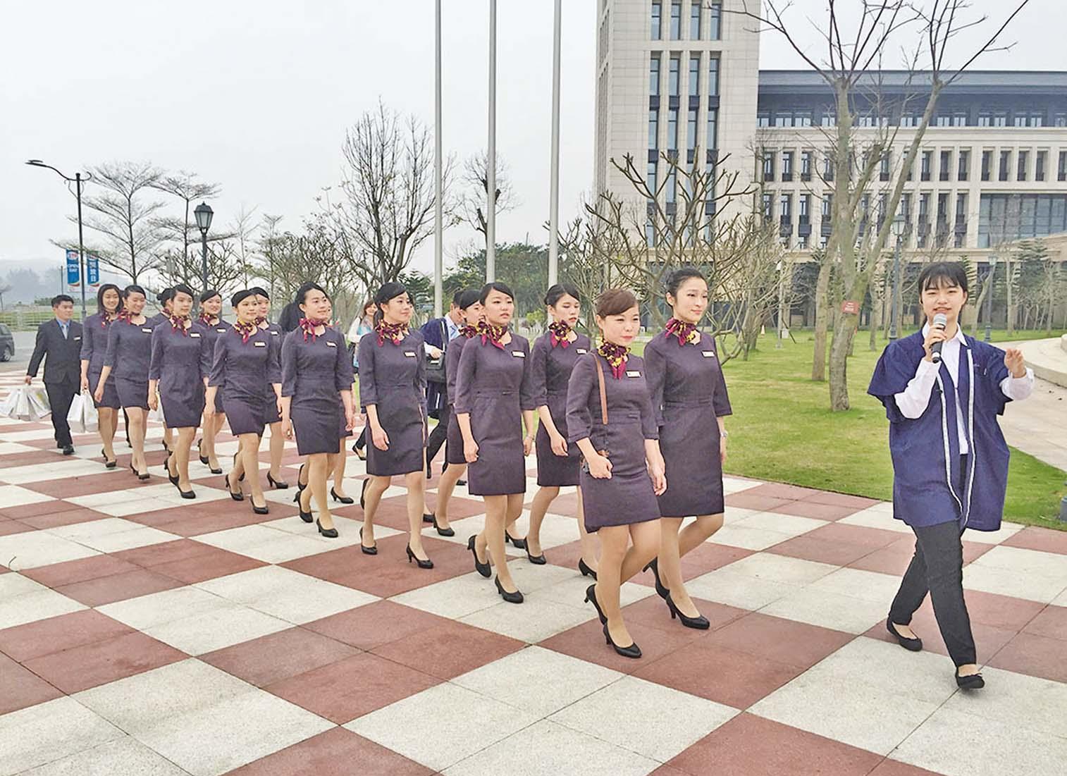 與學生公關大使交流