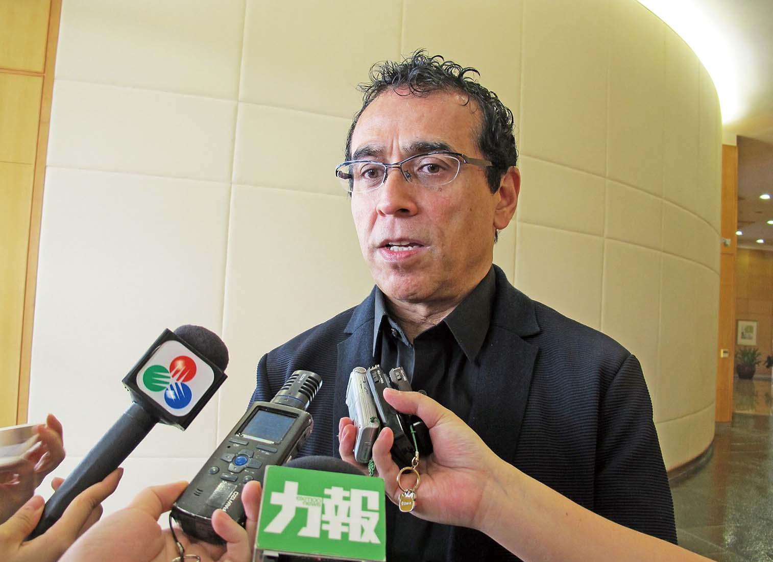 議員對內容有彈亦有讚