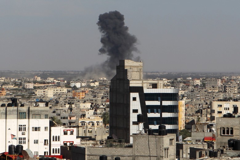 哈馬斯設施被毀濃煙滾滾