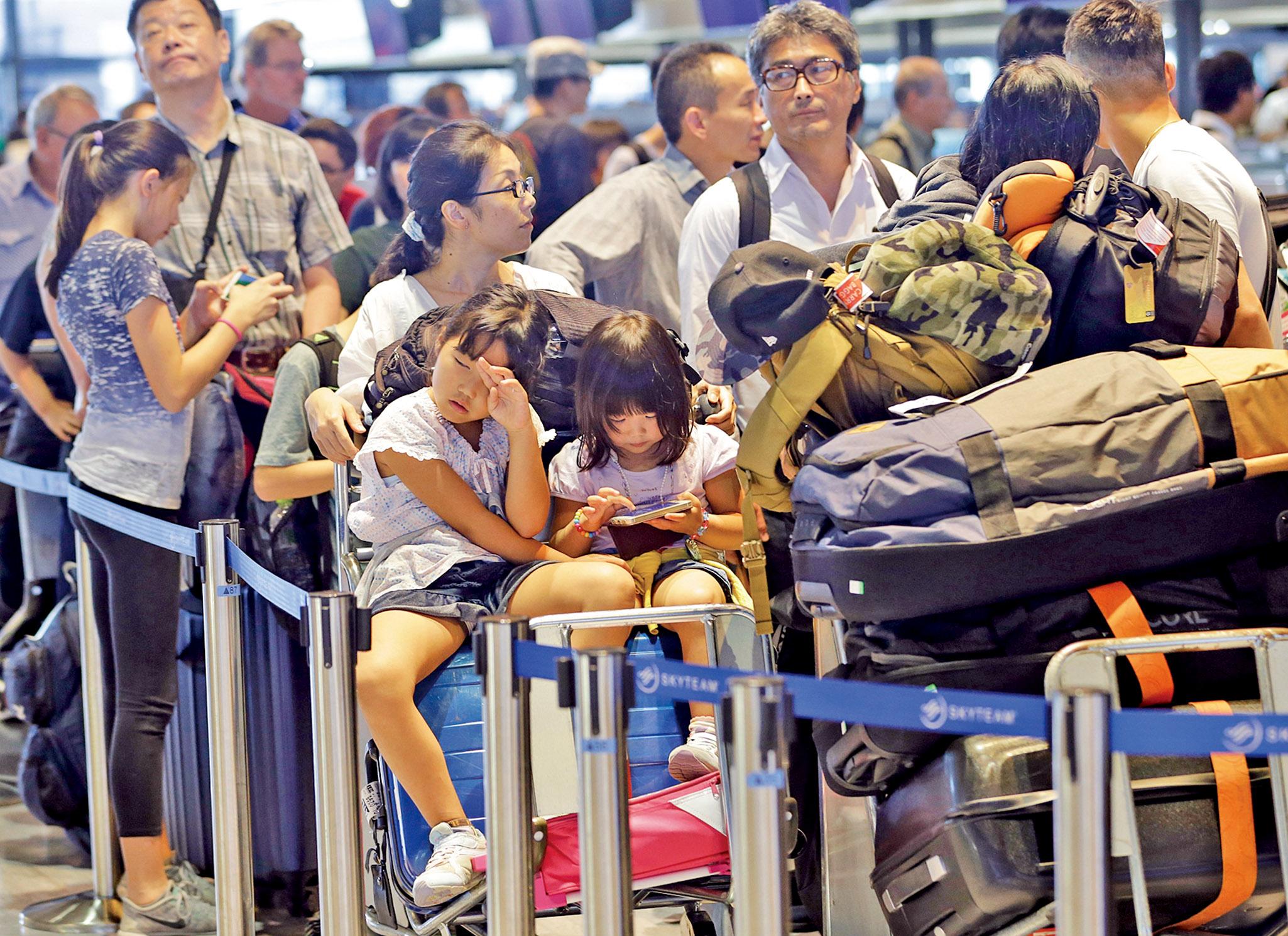 旗下逾1,000航班停飛